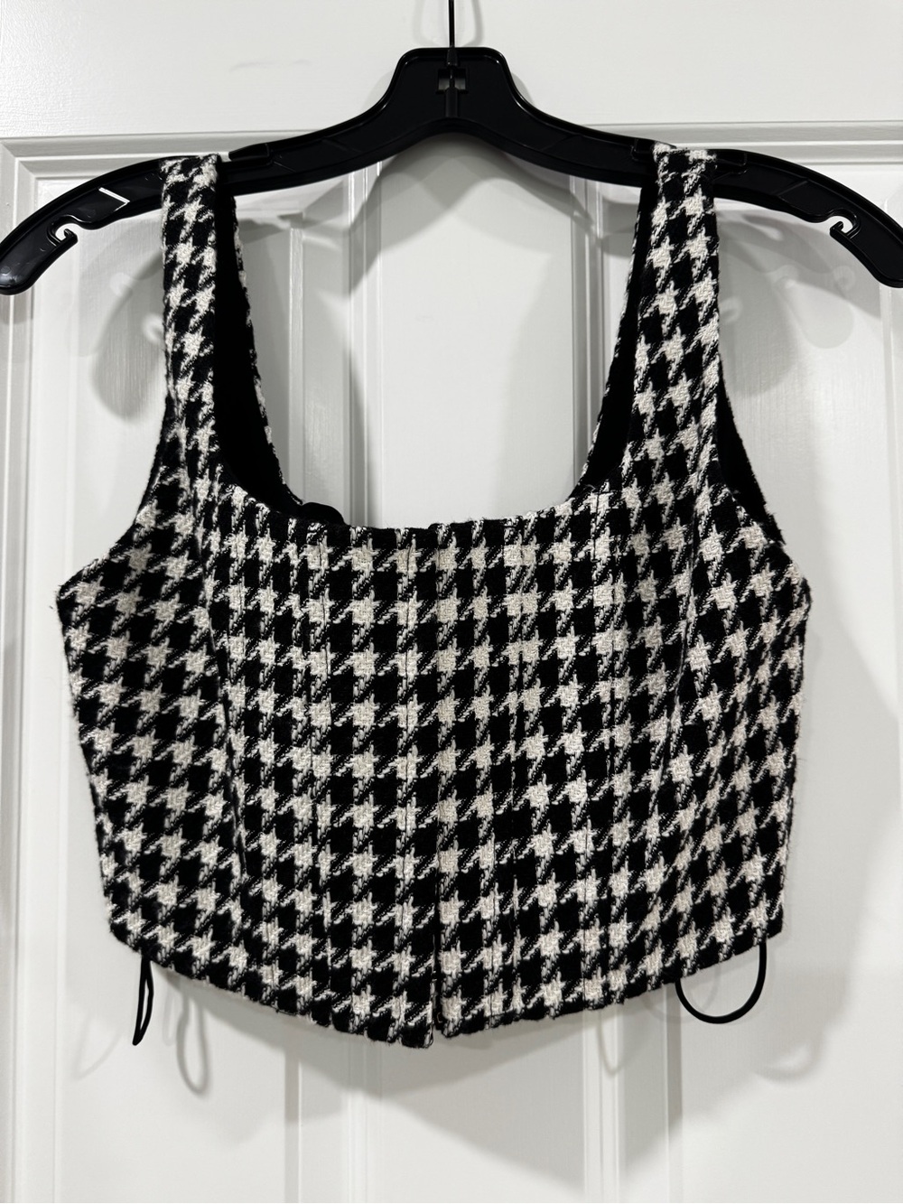 Alice + Olivia Houndstooth Crop Tank - Black & White